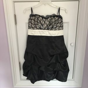 BCX Bubble Skirt Black and White Dress